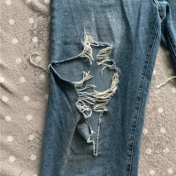 Ripped high rise jeans - Picture 3 of 7